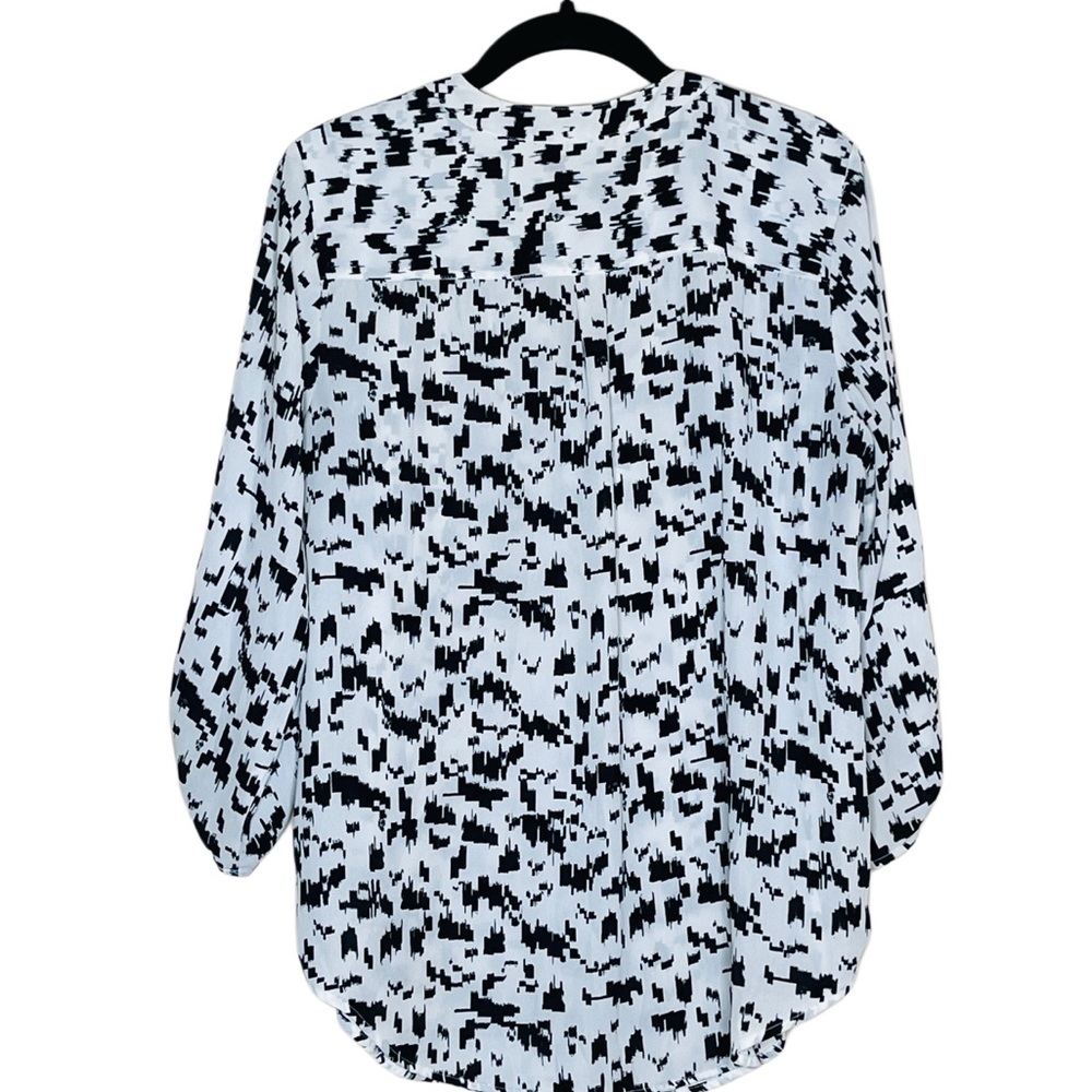 AGB Women's Monochrome Abstract Blouse Size M - Picture 2 of 5